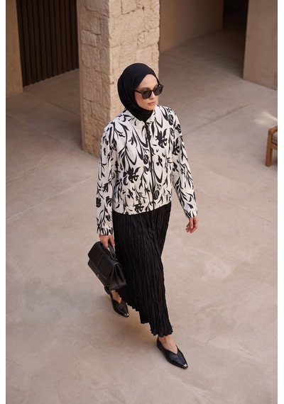 Armine Trend Doğal Kumaş Desenli Fermuarlı Ceket Ve Pliseli Etekli Rahat Kalıp İkili Takım Ekru 26yt6142 Armine Trend Doğal Kumaş Desenli Fermuarlı Ceket Ve Pliseli Etekli Rahat Kalıp İkili Takım Ekru 26yt6142