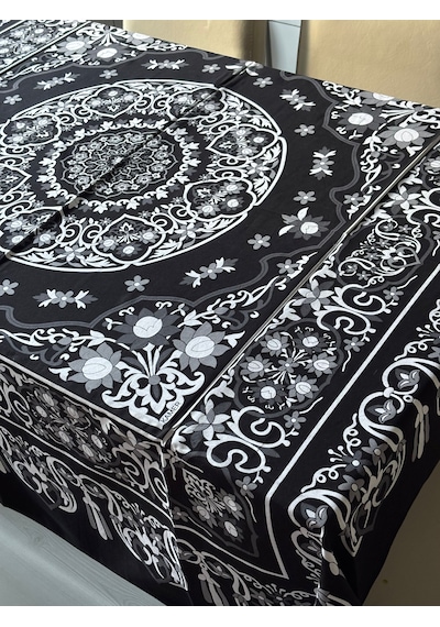 Kolay Temizlenebilir Renkli Cıvıl Cıvıl Desenli Masa Örtüsü 170x170 Cm Siyah-Gri