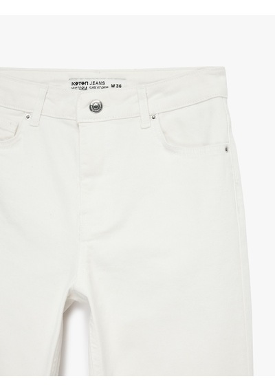 Koton Normal Bel Dar Kalıp Pamuklu Düğmeli Kısa İspanyol Paça Pantolon - Kick Flare Jeans Kırık Beyaz 6sal40006mw Ekru Koton Normal Bel Dar Kalıp Pamuklu Düğmeli Kısa İspanyol Paça Pantolon - Kick Flare Jeans Kırık Beyaz 6sal40006mw Ekru