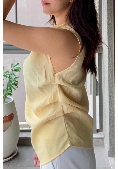 Bb Butik Basic Tasarım Dokuma Modal Kumaş Kolsuz Bluz Rahat Kalıp Modern Kadın Bluz My3535 Sarı Bb Butik Basic Tasarım Dokuma Modal Kumaş Kolsuz Bluz Rahat Kalıp Modern Kadın Bluz My3535 Sarı