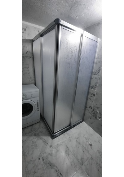 Girayduşakabin 90x100 Parlak Profil Mika Köşe Girişli Kabin Gümüş