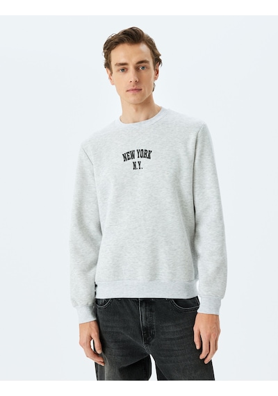 Koton Bisiklet Yaka Slogan İşlemeli Sweatshirt Gri 5wam70237mk Gri