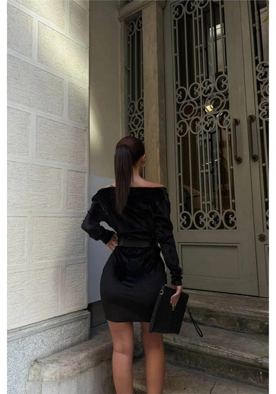 Euro Class Kadın Şık Model Esnek Kadife Kumaş V Yaka Kemerli Abiye Elbise Siyah