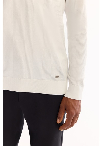 Avva Erkek Ekru Polo Yaka Fermuarlı Rayon Tüylenmeyen Dokulu Triko Regular Fit Kazak A52y5019
