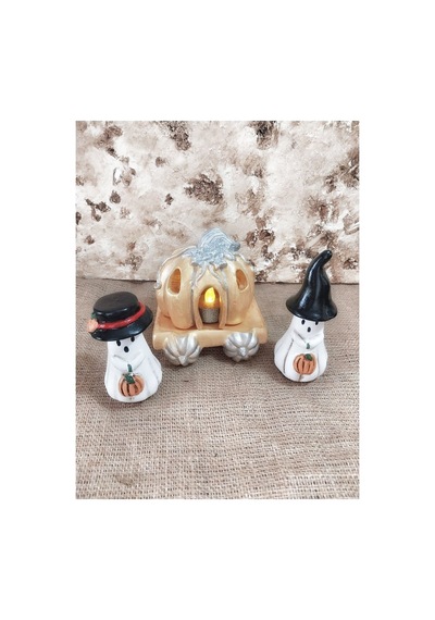 El Yapımı Balkabağı Araba Ve Halloween Hayalet Çift,dekoratif Balkabağı Ve Hayaletler Biblosu.
