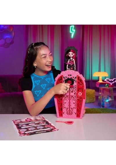 Monster High Gizemli Arkadaşlar Gizemli Bahçe Serisi Draculaura MONSTER.030 Diğer