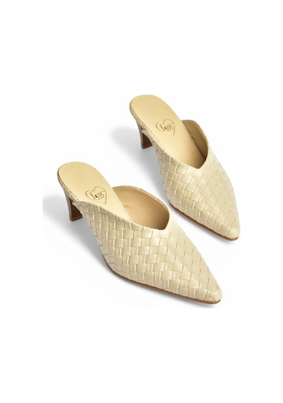 Fox Shoes Y654660709 Bej İnce Topuklu Önü Kapalı Kadın Terlik
