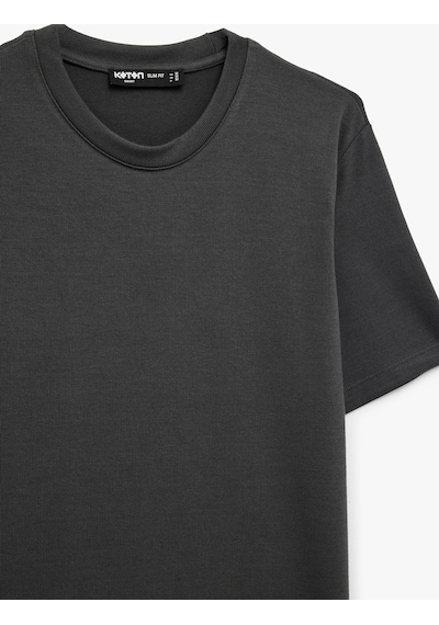 Koton Bisiklet Yaka Viskon Karışımlı Kısa Kollu Basic Slim Fit Tişört Antrasit 6sam10285mk