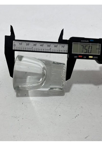 Desenli Kristal Cam Likör Bardağı Defolu