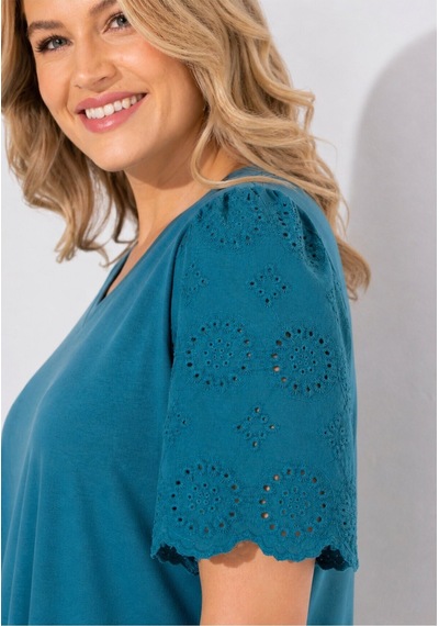 Mamayaga Kadın V Yaka Kolları Güpürlü Curve Büyük Beden Spor Şık %100 Cotton Tshirt Bluz Petrol Mavi Mamayaga Kadın V Yaka Kolları Güpürlü Curve Büyük Beden Spor Şık %100 Cotton Tshirt Bluz Petrol Mavi