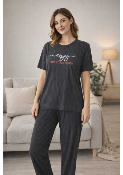 Kadın %100 Pamuk Pijama Takımı Raporlu Kumaş Rahat Kalıp Yazlık Ev Giyim Siyah
