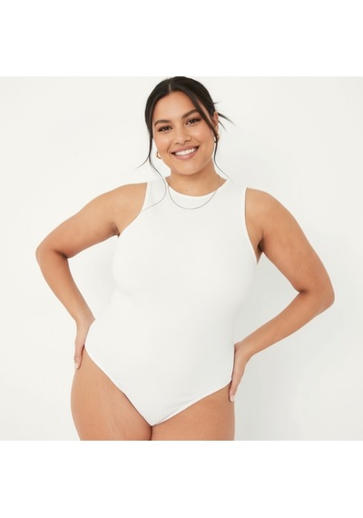 Merlot Büyük Beden Halter Yaka Esnek Çıtçıtlı Örme Body Beyaz