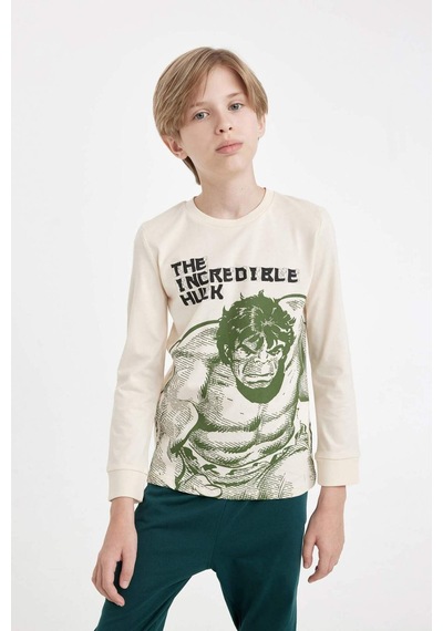 DeFacto Erkek Çocuk Pijama Takım Marvel Uzun Kollu Üst Beli Lastikli Uzun Alt D4366A824WNER42 DeFacto Erkek Çocuk Pijama Takım Marvel Uzun Kollu Üst Beli Lastikli Uzun Alt D4366A824WNER42