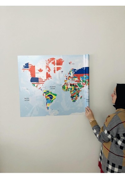 Bayraklı Dünya Haritası Dekoratif Akıllı Kağıt Tahta Statik Kağıt 70x117 Cm Renkli Diğer