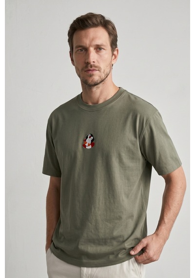 Elemge %100 Pamuk Compact Penye Süprem Haki Penguen Nakışlı Trend Fit Erkek Tok Kumaş T-shirt Rahat Kesim Elemge %100 Pamuk Compact Penye Süprem Haki Penguen Nakışlı Trend Fit Erkek Tok Kumaş T-shirt Rahat Kesim