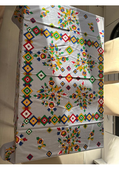 Kolay Temizlenebilir Renkli Cıvıl Cıvıl Desenli Masa Örtüsü 170x170 Cm Gri
