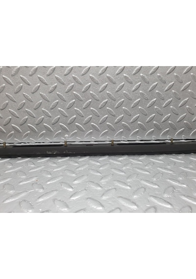 Mercedes W124 Bagaj Kapağı Arka Çıtası 1247500093 İthal