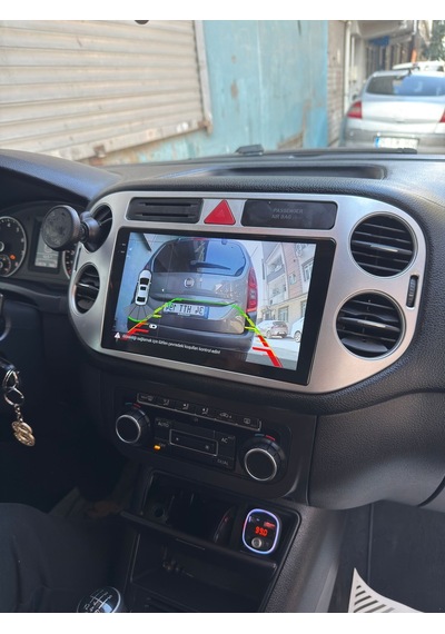 Snp Serisi Volkswagen Tiguan 2008 - 2016 Uyumlu 4-32gb Hafıza Multimedya Sistemi Ve Geri Görüş Kamerası 9"