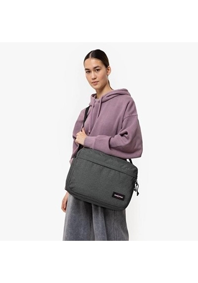 Eastpak Crosser Black Denim Omuz Çantası Kırmızı Ek0a5bır77h Koyu Gri