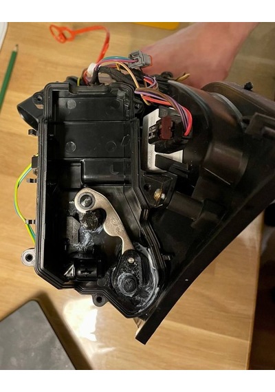 Audi E-tron Şarj Kapağı Plastik Dişlileri