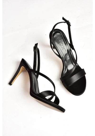 Fox Shoes S569716604 Siyah Kumaş İnce Topuklu Ayakkabı Siyah