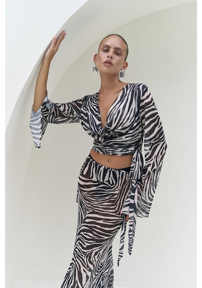 Mai Collection Mai Studios Co. Pnaisyonist Uzun Kol Siyah Crop Etek Takım Siyah Mai Collection Mai Studios Co. Pnaisyonist Uzun Kol Siyah Crop Etek Takım Siyah