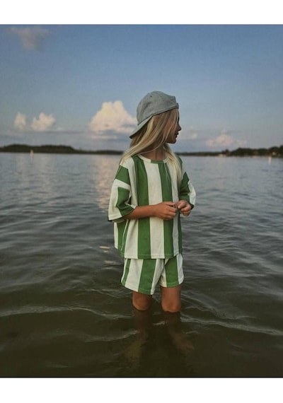 Lolliboomkids Yeşil Beyaz Çizgili Oversize Çocuk Şortlu Takım Rahat Ve Şık Yazlık Takım Yeşil Beyaz Yeşil - Beyaz Lolliboomkids Yeşil Beyaz Çizgili Oversize Çocuk Şortlu Takım Rahat Ve Şık Yazlık Takım Yeşil Beyaz Yeşil - Beyaz