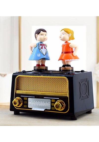 Radyo Görünümlü Öpüşen Çift Müzik Kutusu 2005