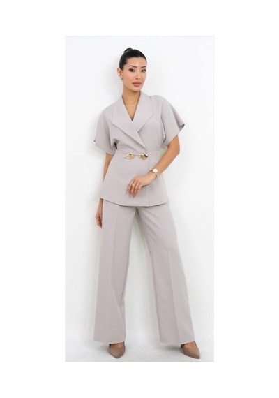 Dorne Moda Özel Koleksiyon Düğme Detaylı Geniş Paça Takım - Düğün - Mezuniyet - Ofis Şıklığı Gri Gri Dorne Moda Özel Koleksiyon Düğme Detaylı Geniş Paça Takım - Düğün - Mezuniyet - Ofis Şıklığı Gri Gri