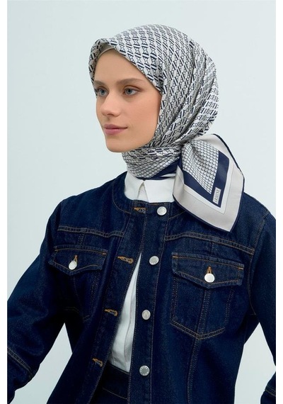 Armine Tivil Saf İpek Eşarp 9502 - 01 Lacivert Krem Logo Desen Krem- Lacivert