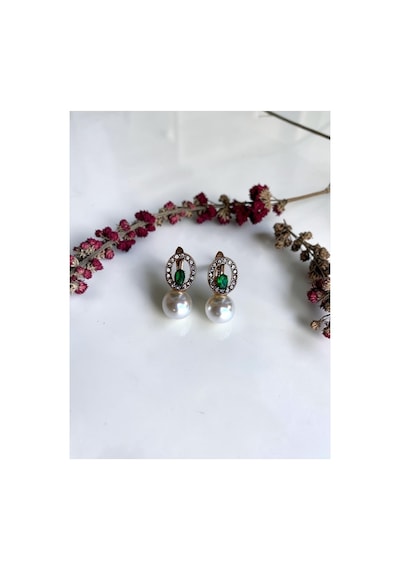 Zirkon Taşlı Oval Tasarım İnci Küpe Yeşil