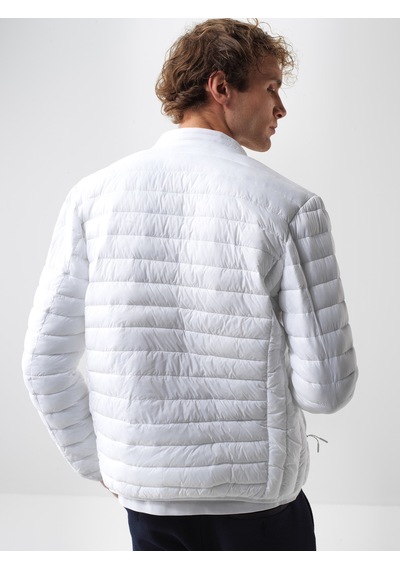 Beyaz Formunu Koruyan Regular Fit Mont 190571