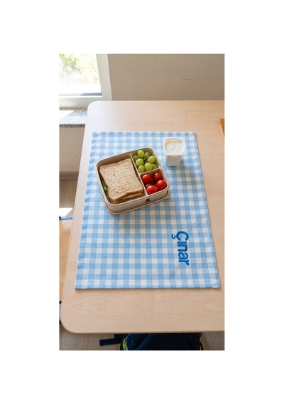 Kişiye Özel İsim Nakışlı Duck Kumaş Beslenme Örtüsü 45x35 Cm Su Ve Leke Tutmaz Kumaş - 922807845