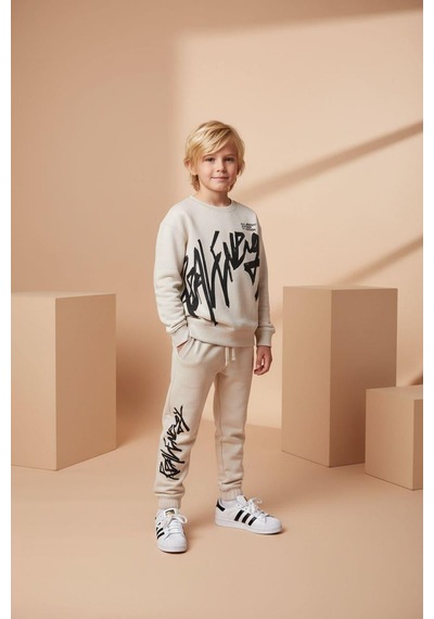 Erkek Çocuk Pamuklu Graffiti Baskılı Sweatshirt Ve Eşofman Alt Takım Gri Erkek Çocuk Pamuklu Graffiti Baskılı Sweatshirt Ve Eşofman Alt Takım Gri