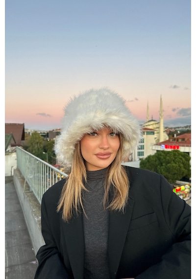 Mollycrush Luxury Kadın Beyaz Uzun Tüylü Suni Kürklü Peluş Bucket Kalpak Şapka Beyaz