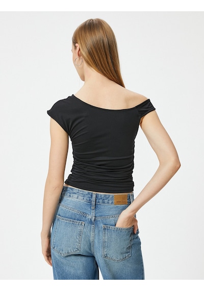 Koton Kolsuz Bluz Omuz Detaylı Drapeli Kayık Yaka Slim Fit Siyah 4sal30189ık