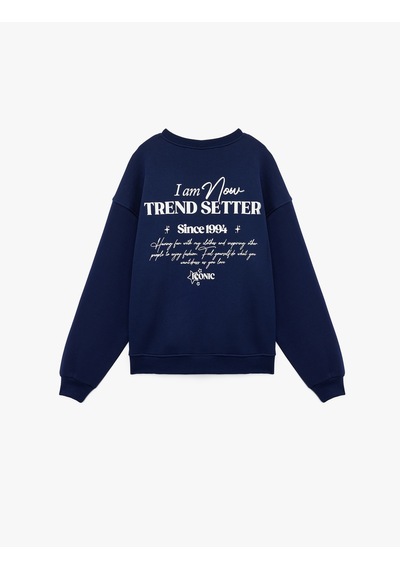 Koton Şardonlu Uzun Kollu Rahat Kesim Bisiklet Yaka Yıldız Dikiş Detaylı Baskılı Sweatshirt Lacivert 6wal10146ık Lacivert