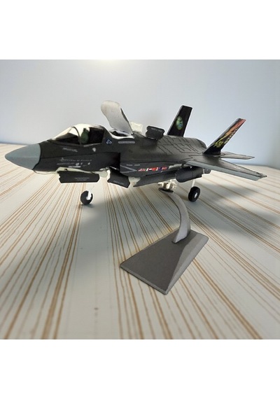 1/72 Ölçek F35 Savaş Uçağı Maketi 22x15x7 Cm Dekoratif Model Uçak .