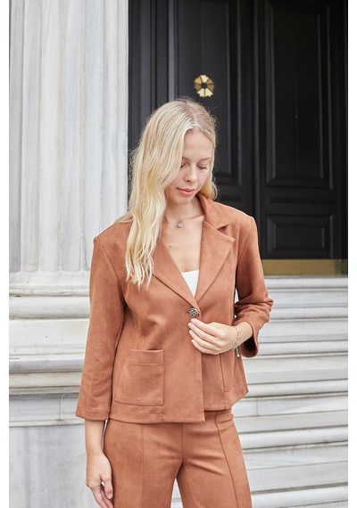 Kadın Yakalı Rahat Kesim Uzun Kol Hafif Likralı Süet Kumaş Düğmeli Cepli Blazer Ceket-taba Taba Kadın Yakalı Rahat Kesim Uzun Kol Hafif Likralı Süet Kumaş Düğmeli Cepli Blazer Ceket-taba Taba