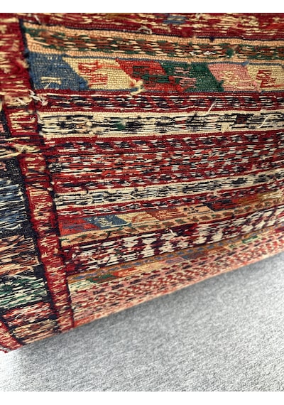 El Dokuması İran Kilimi 126x200 Renkli Motifli Yün Kilim