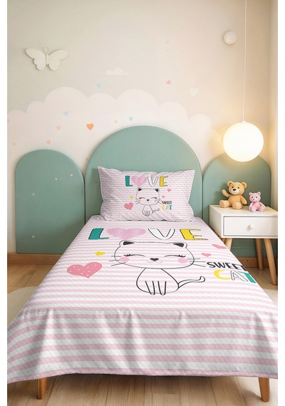 Evimde Bambaşka Pembe Kedi Kalpli Kız Çocuk Pike Takımı - Pastel Çizgili Bebek Odası Yatak Örtüsü - 160x220 CM Evimde Bambaşka Pembe Kedi Kalpli Kız Çocuk Pike Takımı - Pastel Çizgili Bebek Odası Yatak Örtüsü - 160x220 CM