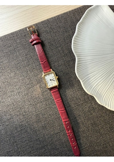 Retro Minimal Deri Kordon Vintage Kadın Kol Saati Bordo Kordon Altın 04596052