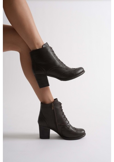 Analin Shoes Kadın Hakiki Deri Lazer Detaylı Bağcıklı Bot Kahve