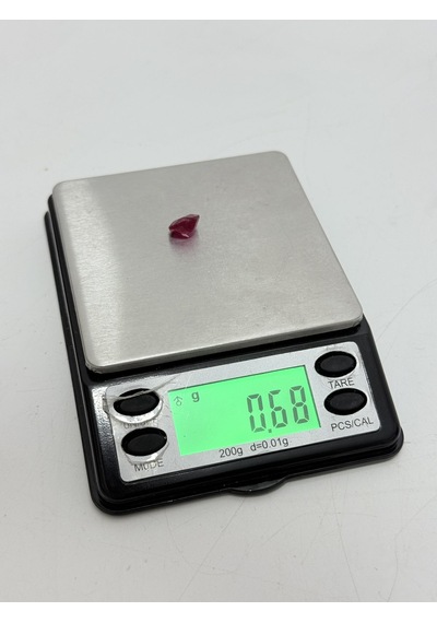 Faset Kesim Kırmızı Safir Taşı 3,4 Karat