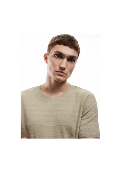 Koton Bisiklet Yaka Dokulu Kısa Kollu Pamuklu Slim Fit Tişört Yeşil 6wam10056hk Yeşil