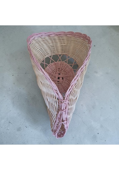 Handanrattan Pembe Kenarlı Külah Rattan Çiçek Buketi Sepeti 42x24x15 Cm Buket