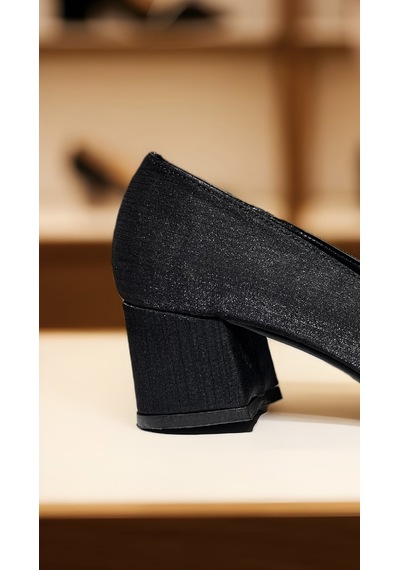 Altın Pabuç Kadın Topuklu Ayakkabı - Siyah Stiletto, Ofis Stilini Tamamlayan Klasik Model Siyah Altın Pabuç Kadın Topuklu Ayakkabı - Siyah Stiletto, Ofis Stilini Tamamlayan Klasik Model Siyah