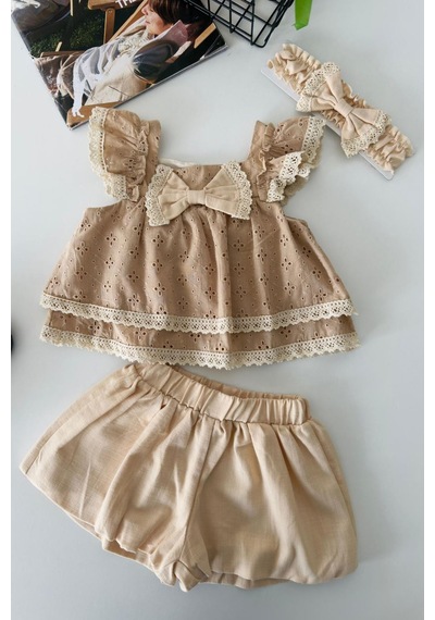 Miniğimin Cicileri Vintage Dantel İşlemeli Kız Bebek Şortlu T... Bej