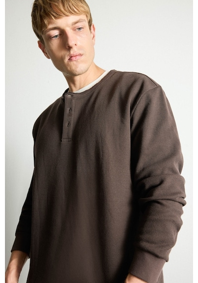 Defacto Regular Fit Waffle Dokulu Henley Yaka Uzun Kollu Basic Tişört I2067ax26aubn116 Kahve-bn116