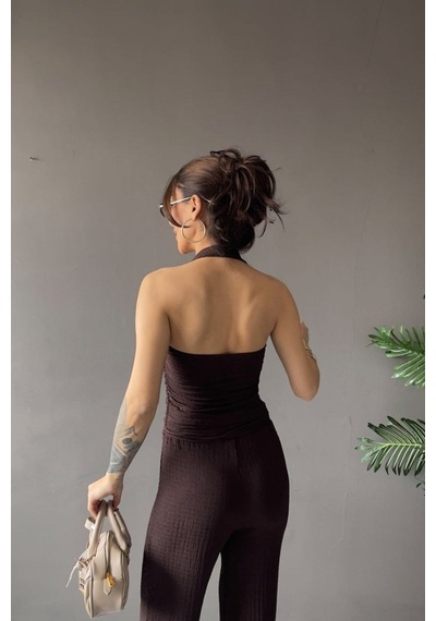 Vadon 1010 Kadın Bürümcük Dokulu Halter Yaka Crop Atlet Bol Paça Pantolon Takım Kahverengi Vadon 1010 Kadın Bürümcük Dokulu Halter Yaka Crop Atlet Bol Paça Pantolon Takım Kahverengi